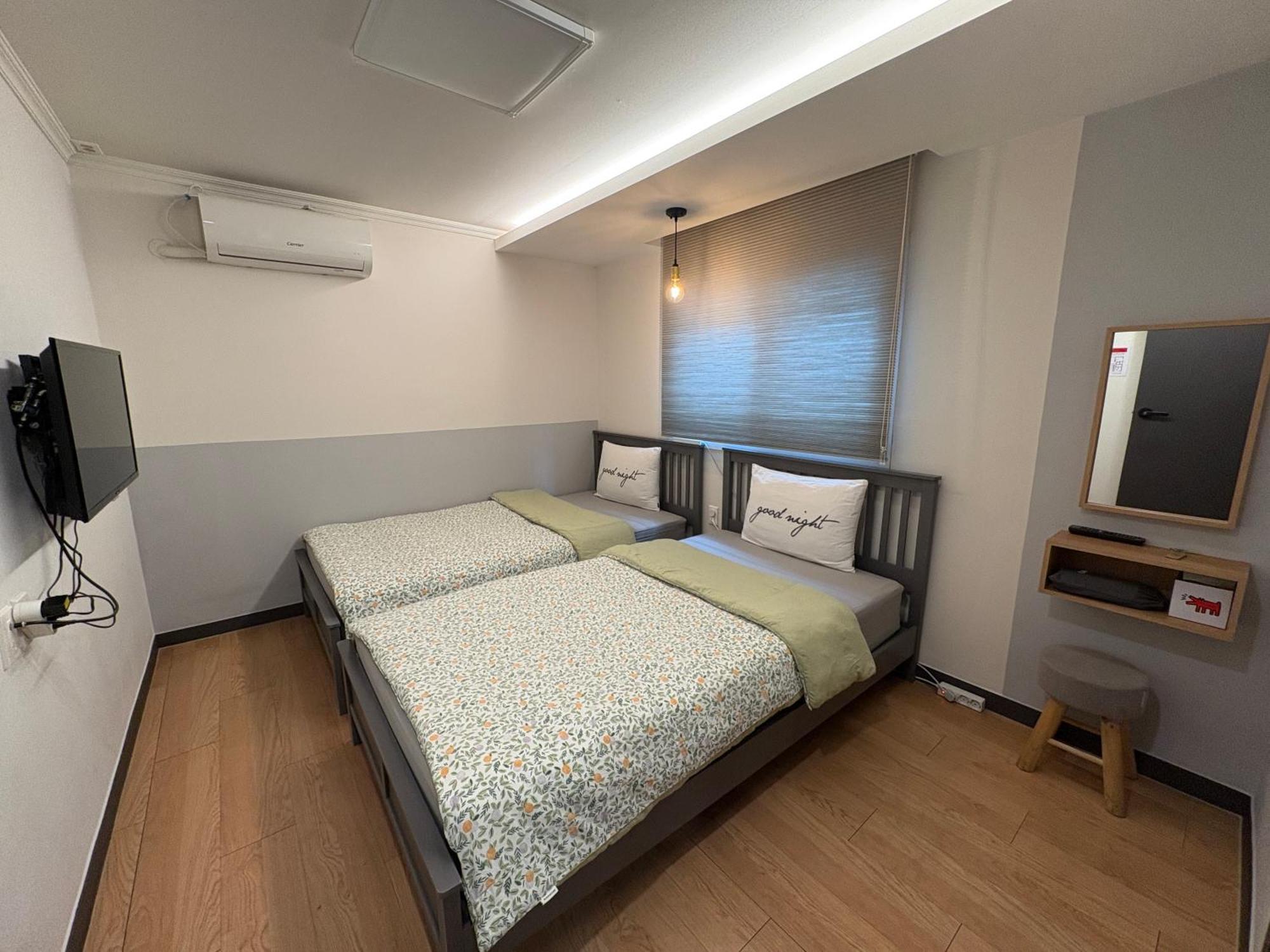 Heima Guesthouse Hongdae Seoul Exteriör bild